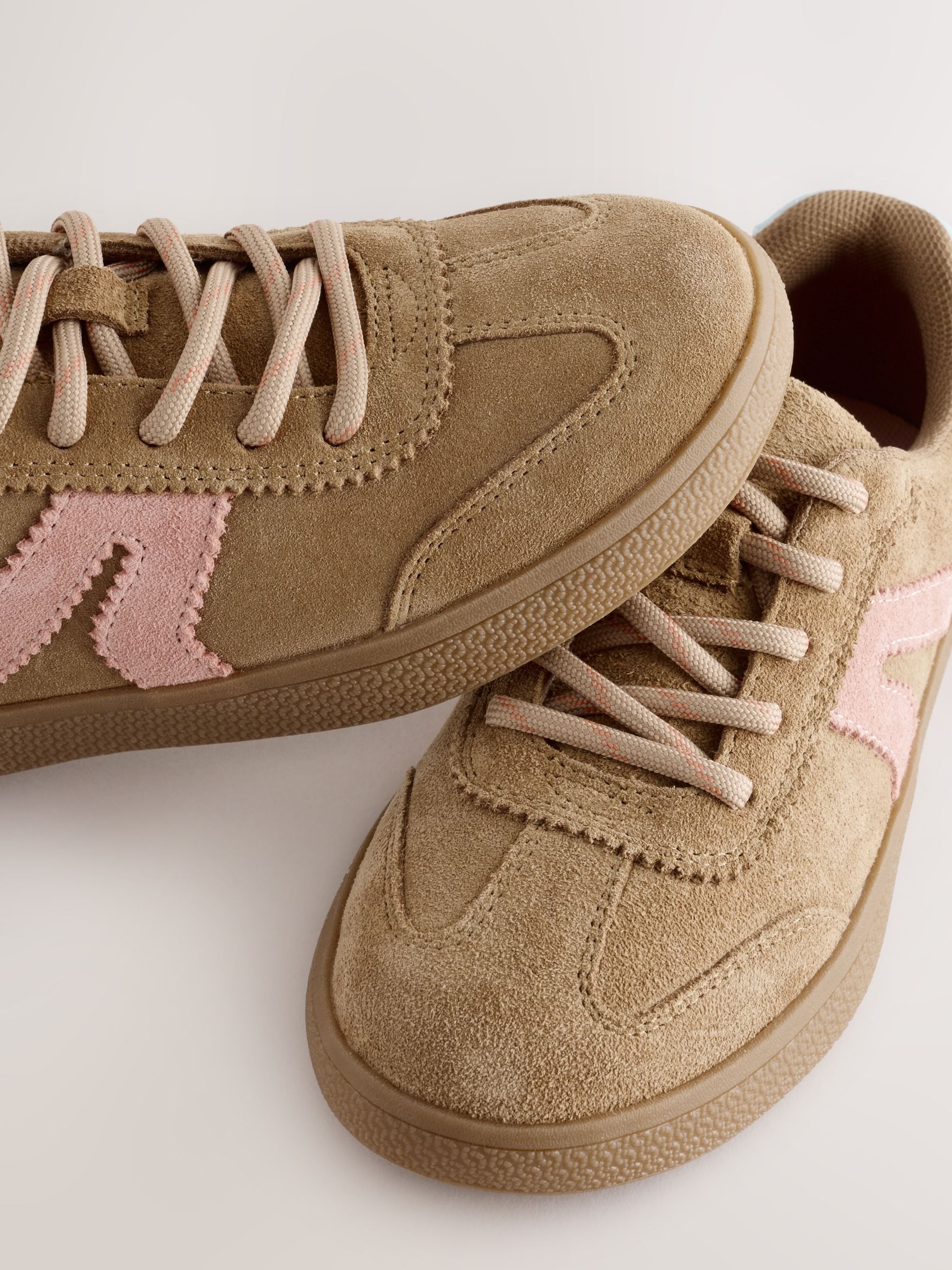 Tan/Pink Standard Fit (F) Retro Trainers image 3