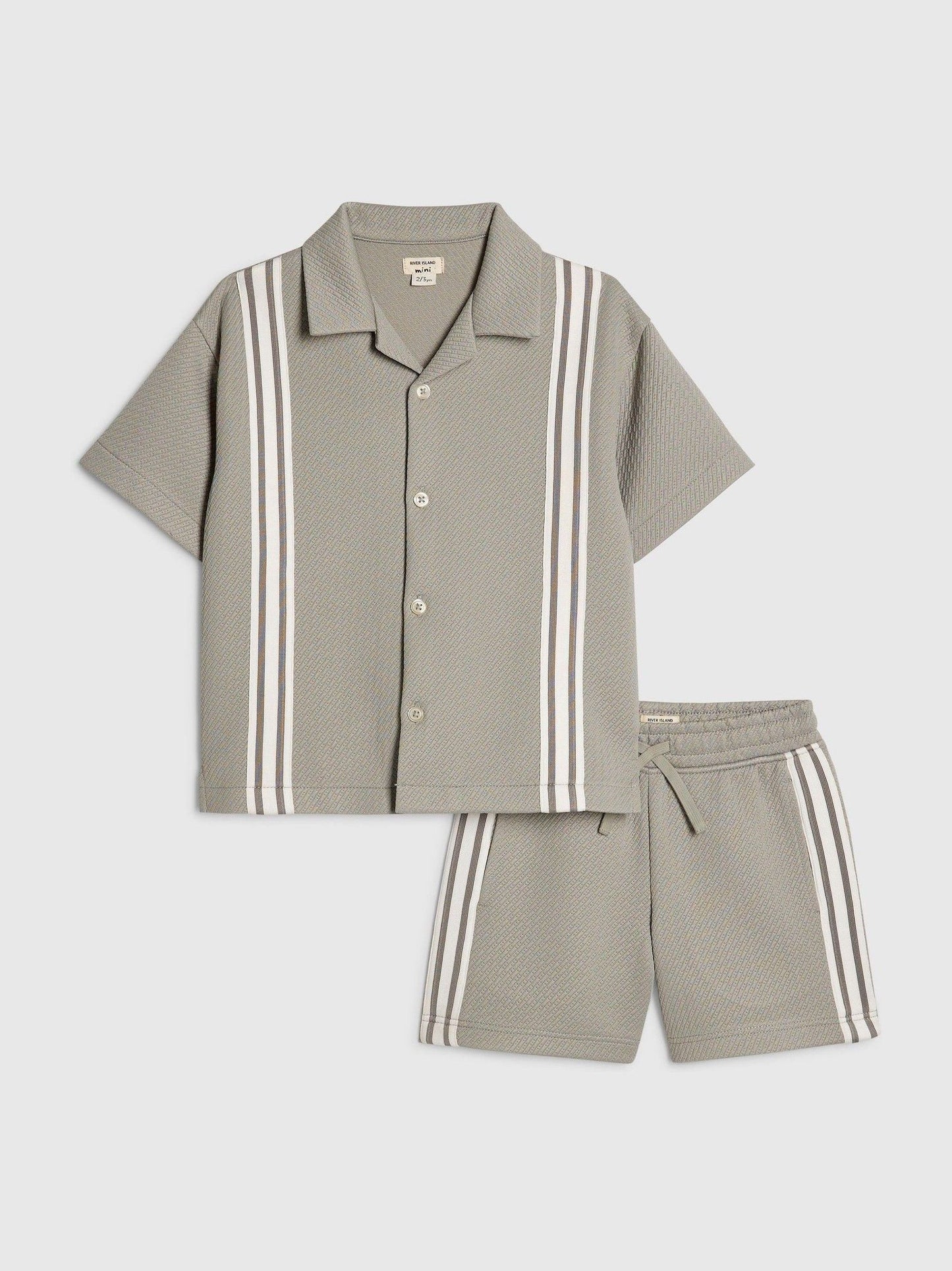 Dsiney Kidz - River Island Green Oversized Stripe Revere Shirt & Shorts Set image 1