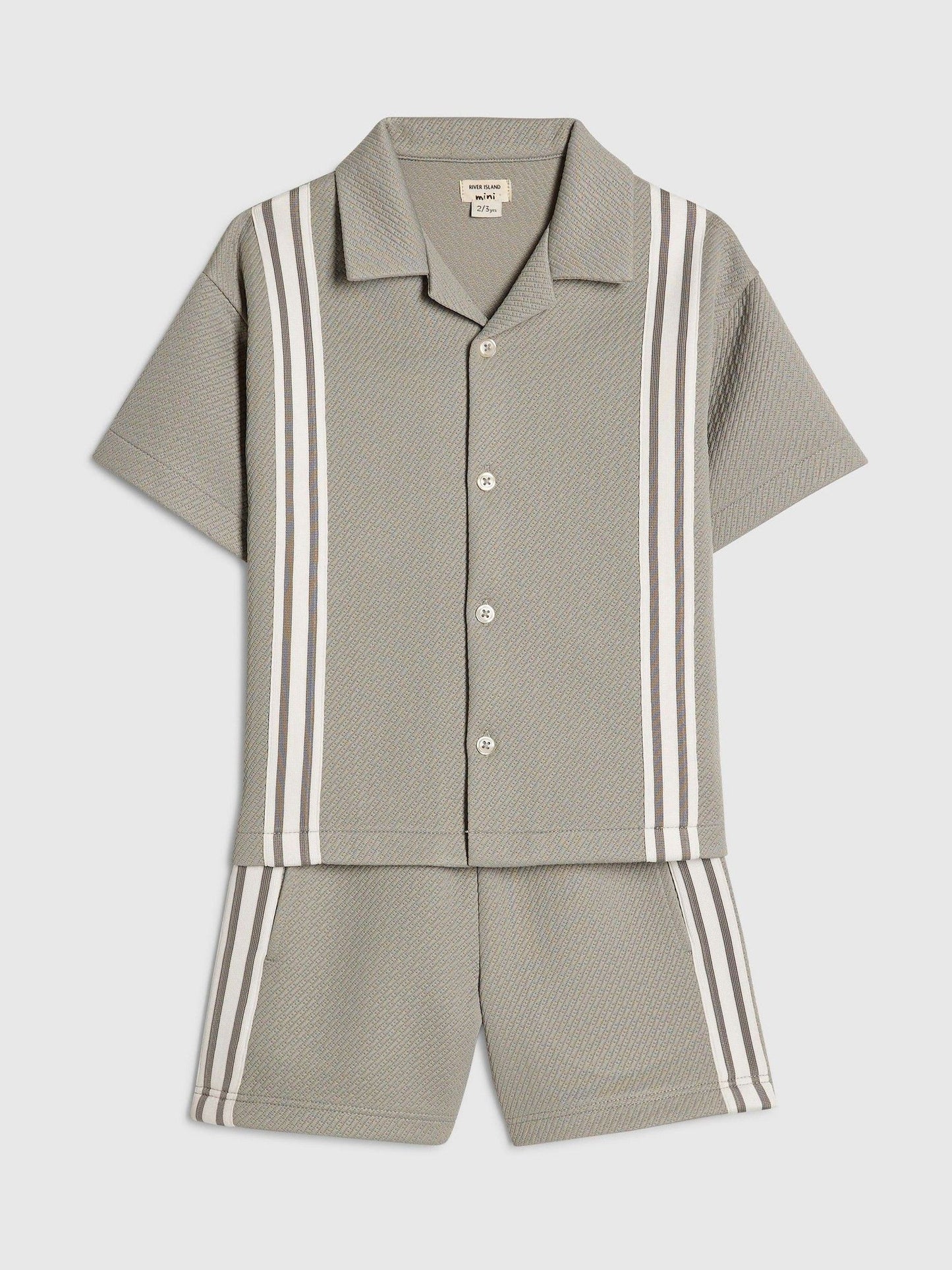 Dsiney Kidz - River Island Green Oversized Stripe Revere Shirt & Shorts Set image 2