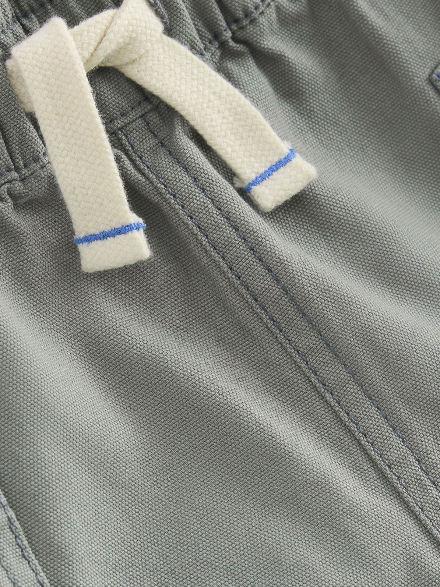 Dsiney Kidz - Boden Grey Cotton Pocket Shorts image 3