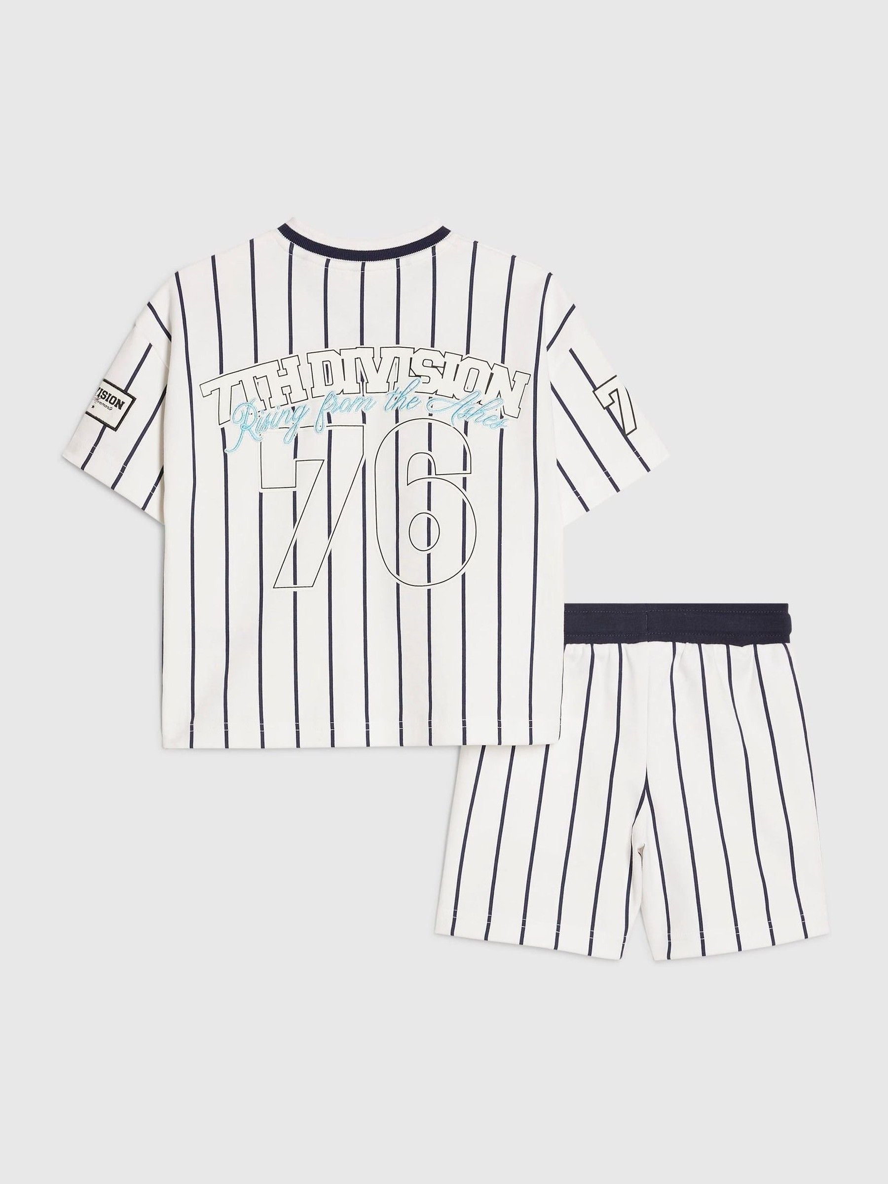 Dsiney Kidz - River Island White Oversized Baseball Stripe T-Shirt & Shorts Set image 1