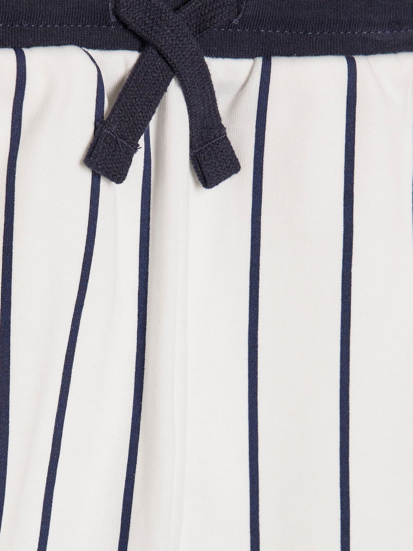 Dsiney Kidz - River Island White Oversized Baseball Stripe T-Shirt & Shorts Set image 5