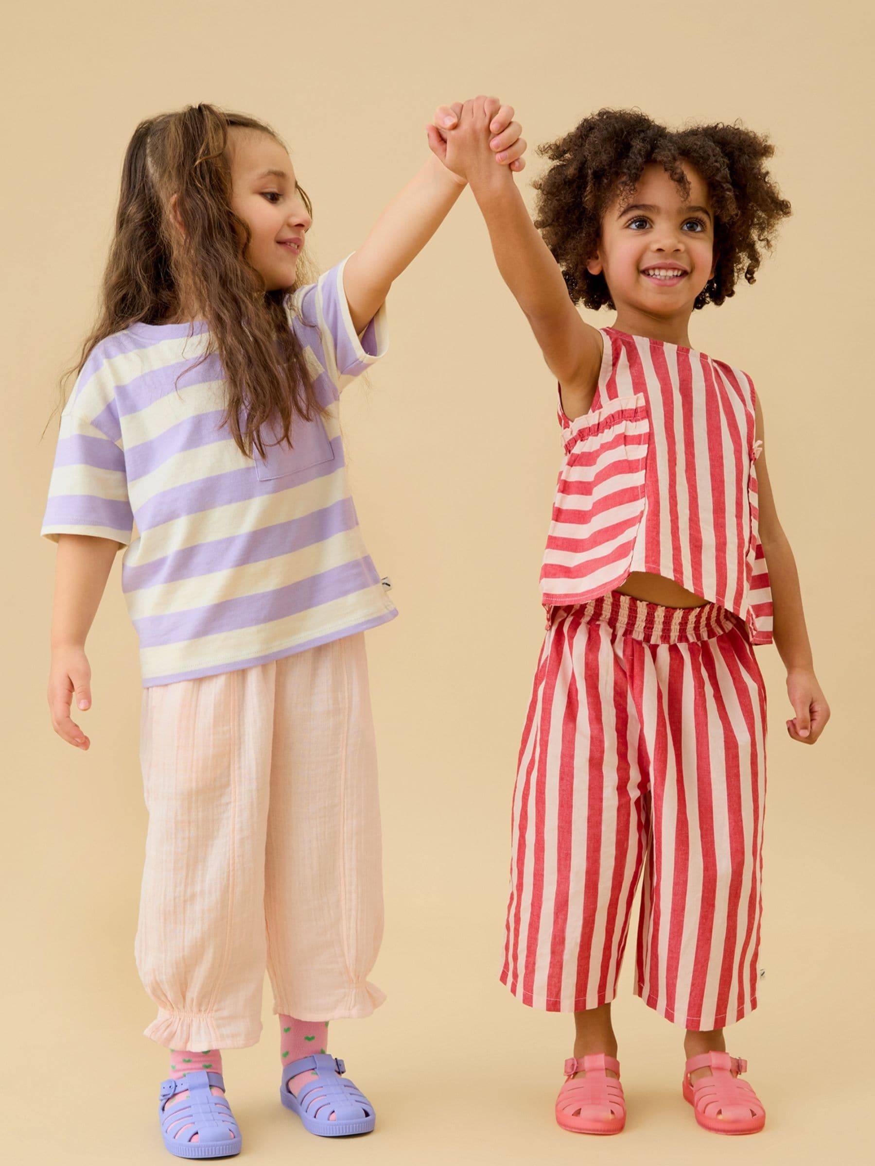 KIDLY by MORI Red Stripe Cropped Soft Cotton Poplin Trousers image 4