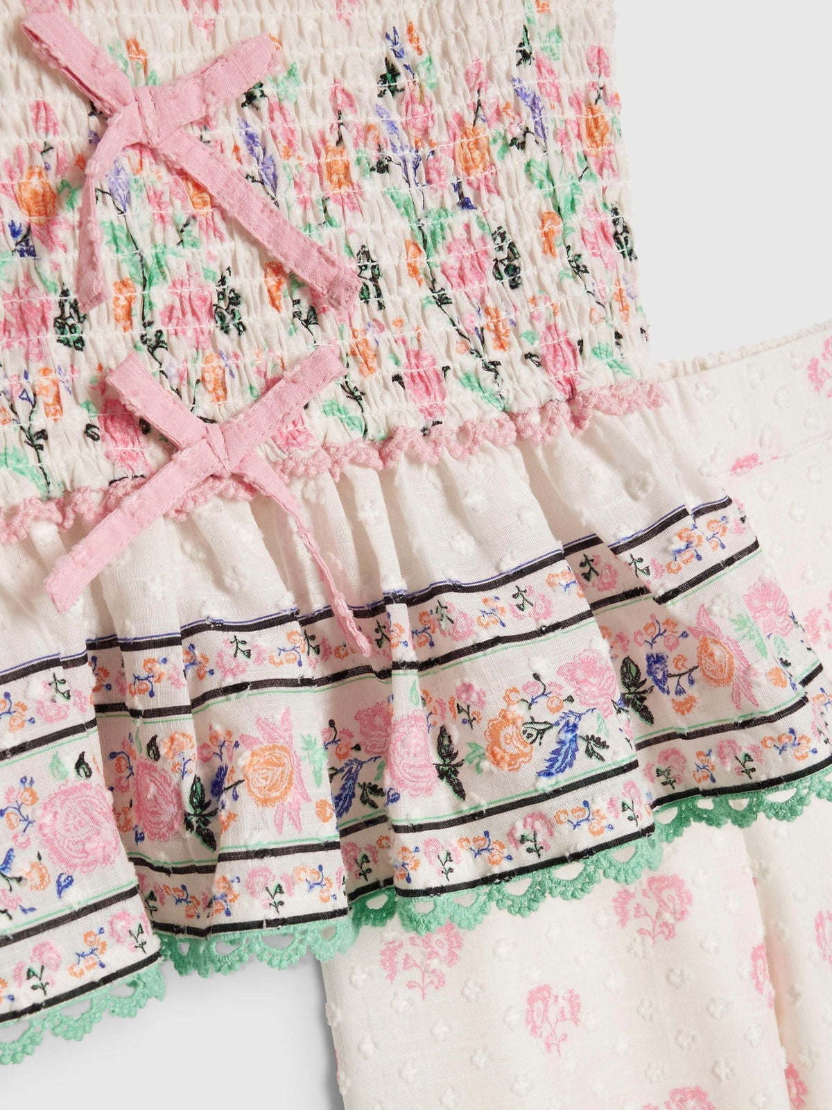 Dsiney Kidz - River Island Cream Cabbages & Roses Smock Frill Top & Trousers Set image 4